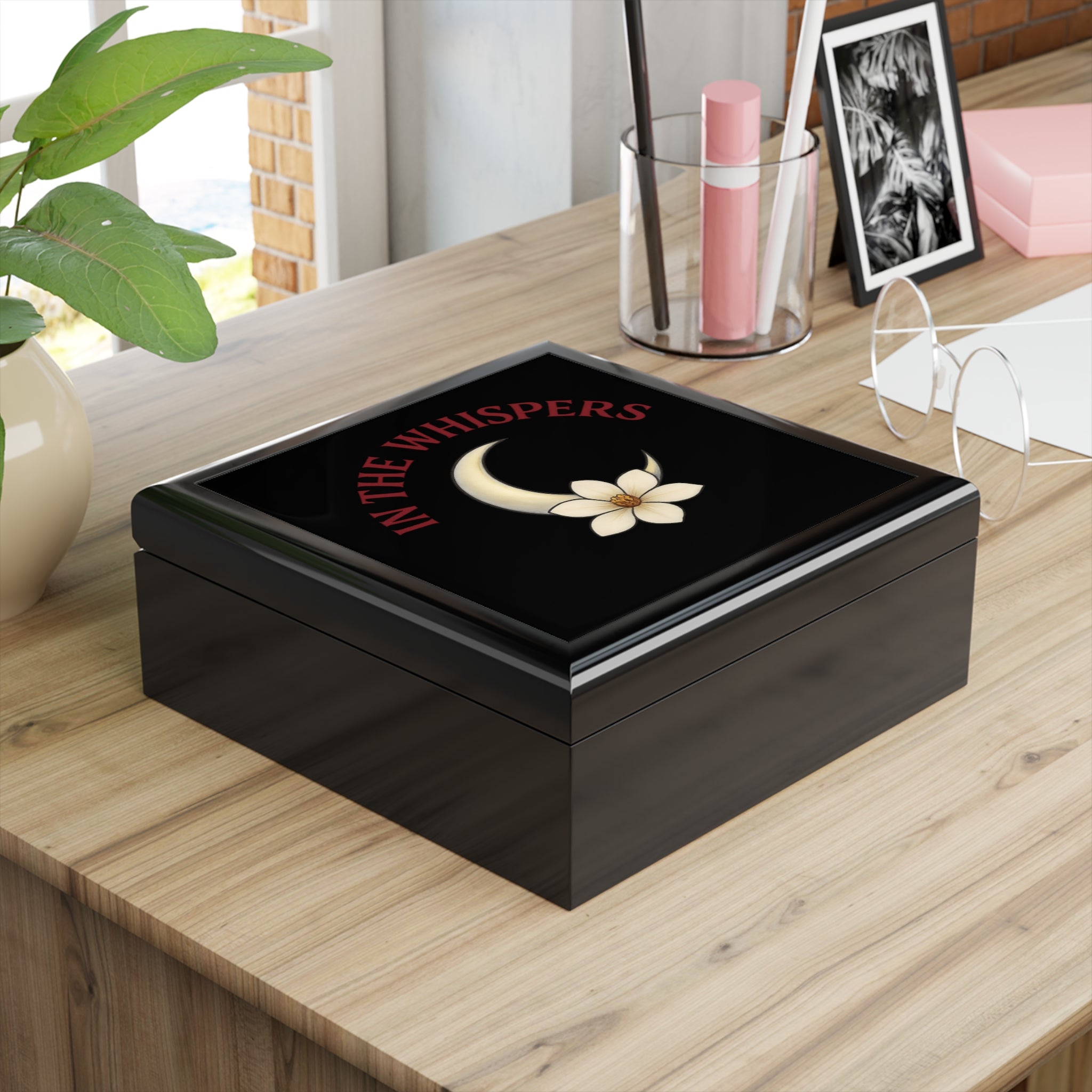 In the Whispers Jewelry Box – Shadows of the South Collection
